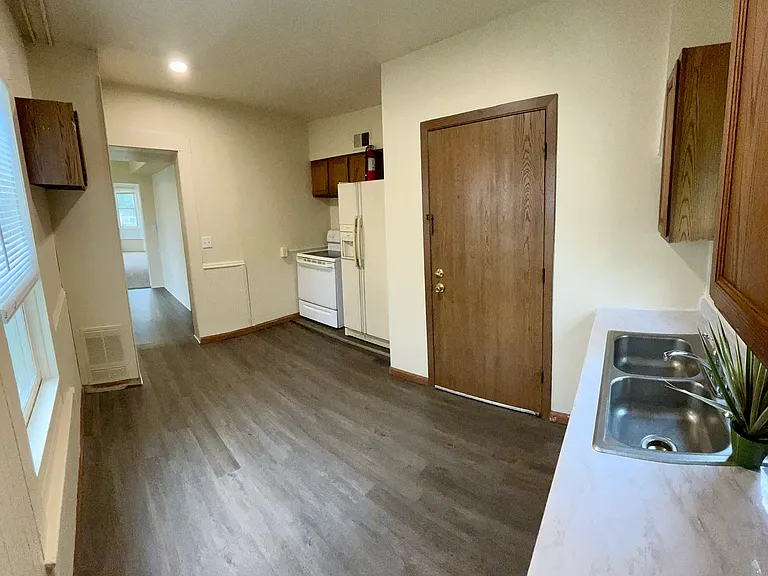 528 Union St #B — Photo 3