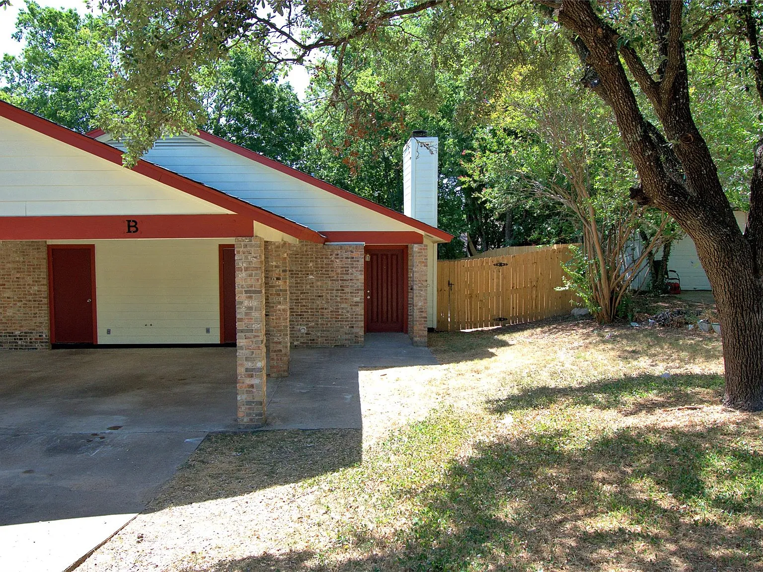 2 bed, 2.0 bath, 1772 sqft, $1,650 — Photo 2