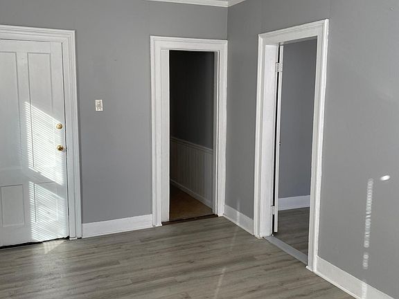 3rd image of 18 W Pearl St