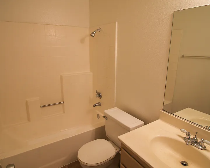 2 bedroom 2 bath apartment in Perris — Photo 29