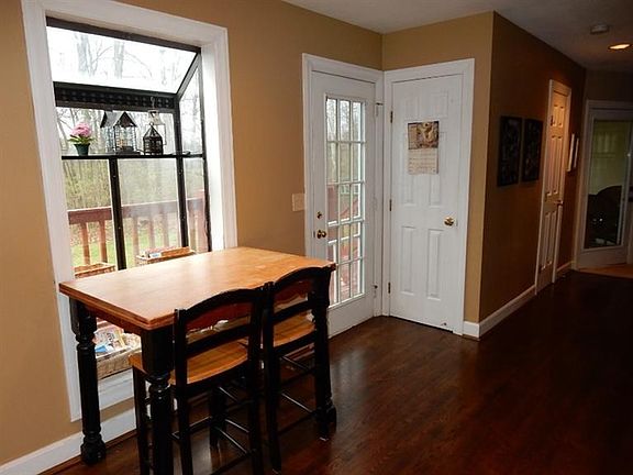 5th image of 5848 Charteroak Dr