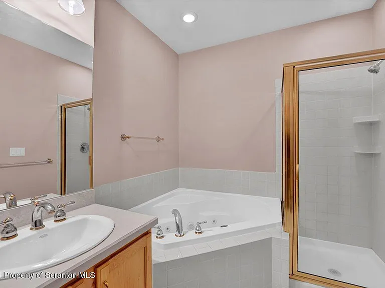 1404 Verne Close — Photo 15