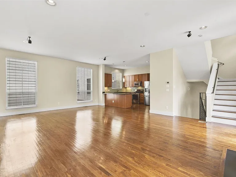 901 Roy St — Photo 10