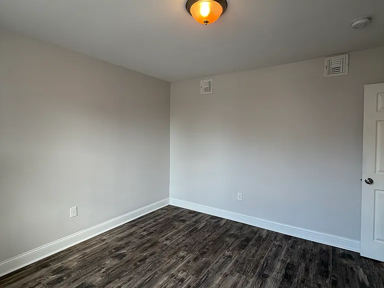 469 Alden St #1 — Photo 3