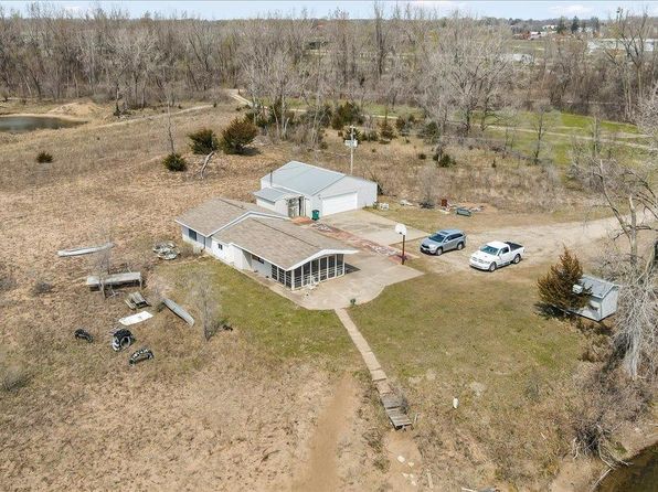701 Evansdale Dr, Evansdale, IA 50707