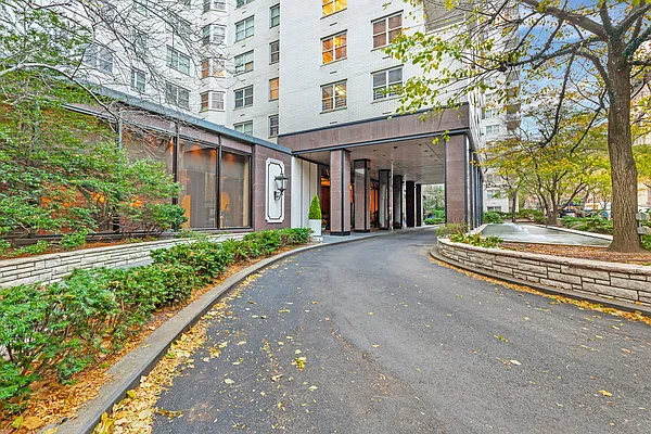 Rented by Cooper & Cooper Real Estate | media 4