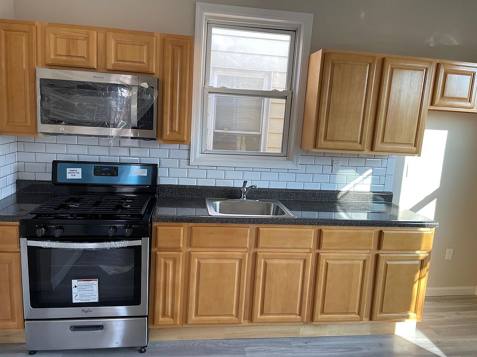 1st image of 778 S 18th St Floor 3