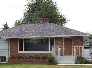 2000 NE Holman St, Portland, OR 97211