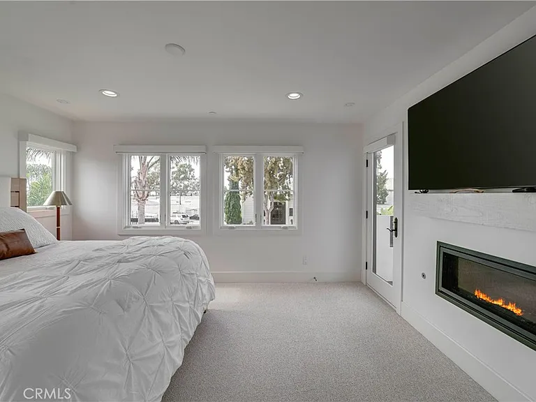 608 Heliotrope Ave — Photo 28
