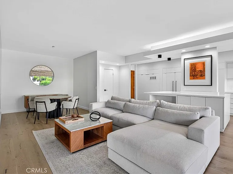 838 N Doheny Dr #505 — Photo 7