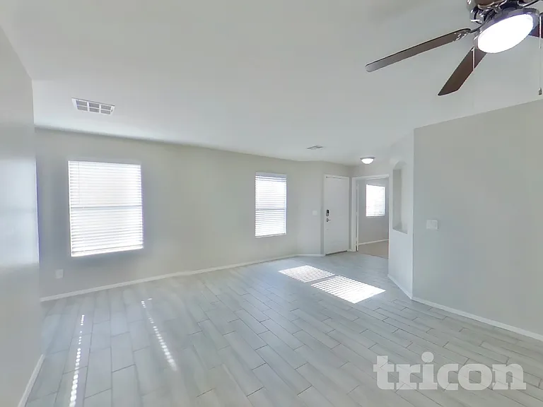 37144 W Amalfi Ave — Photo 2