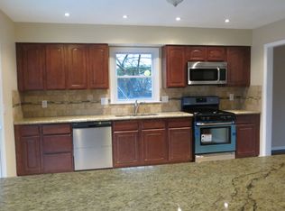 8212 Caenen Lake Rd, Lenexa, KS 66215