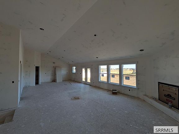 4th image of 3877 E Walnut Way