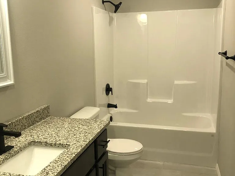 1421 Drayton Ct — Photo 7