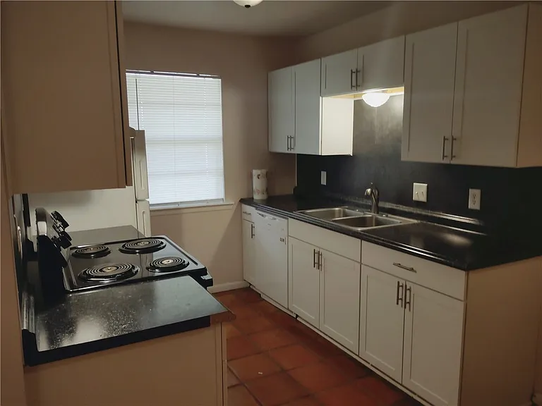 3203 Heatherwood Dr — Photo 6