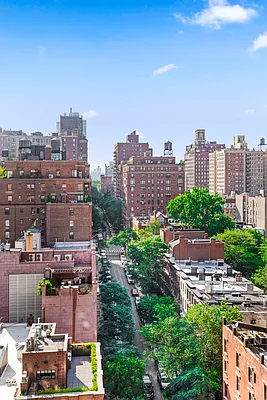 Sold by Douglas Elliman | media 16