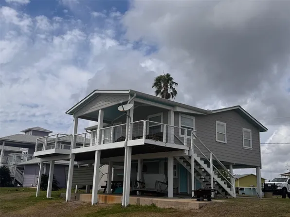 103 S T Head Dr, Seadrift, TX 77983