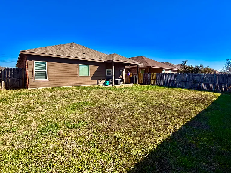 1068 Meadow Scape Dr — Photo 17