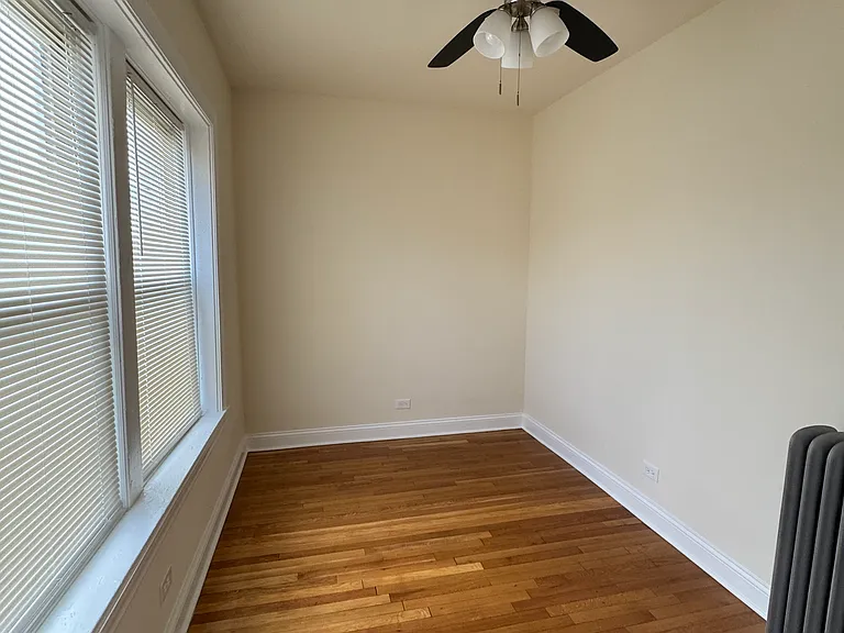 4842 W Belle Plaine Ave #2N — Photo 4