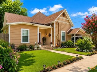 606 Schwab St, Yoakum, TX 77995