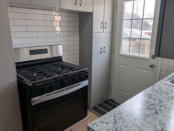 4th image of 134-144 Benton St #140