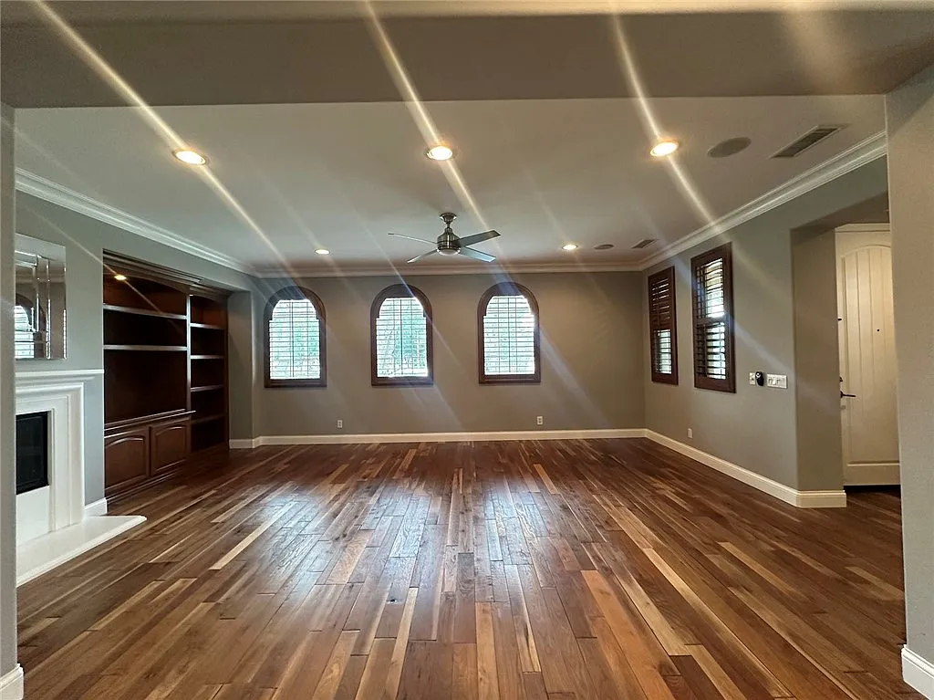 4 bed, 3.5 bath, 2429 sqft, $5,400 — Photo 4