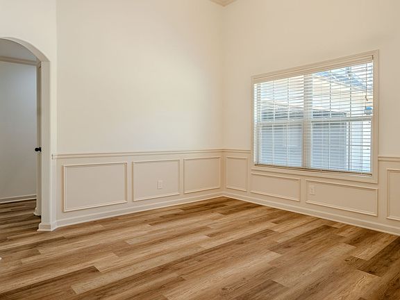 5th image of 115 Cypress Pl