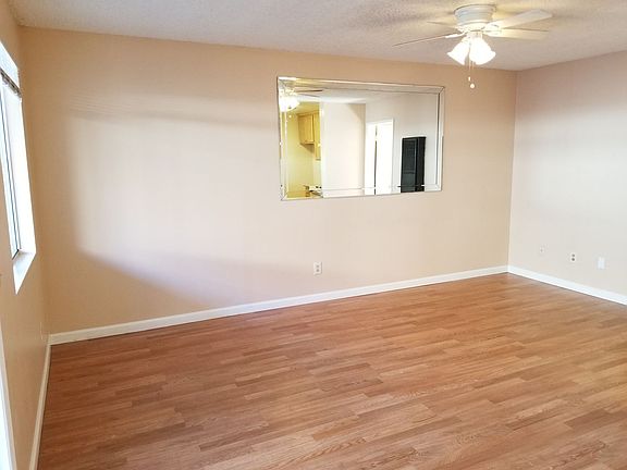 3rd image of 732 Olive Ave APT 4