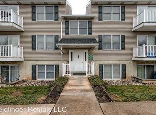 555 Alison Dr APT 14, Hummelstown, PA 17036