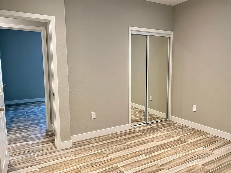 1729 E San Antonio St — Photo 8