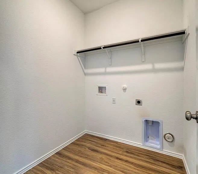 1317 Linwood St — Photo 16