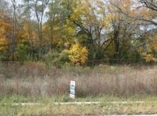 1605 Hillside Ln, McHenry, IL 60051