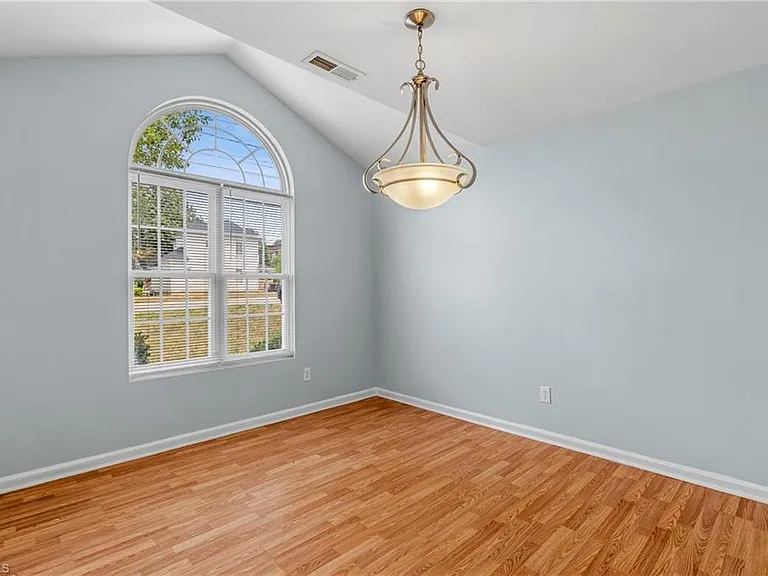 405 N Dudley St — Photo 8