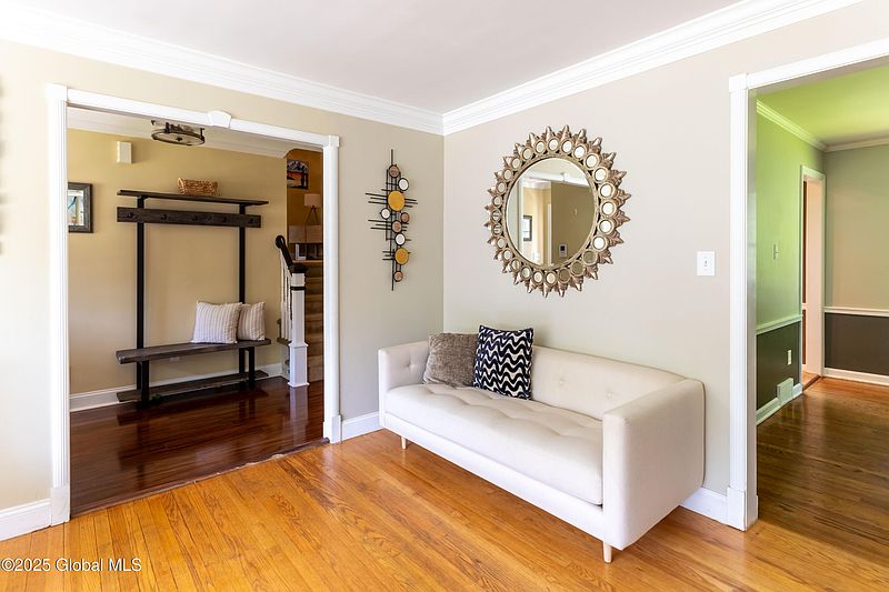 5th image of 1269 Hawthorn Road