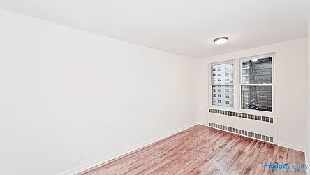 Rented by Moda Realty