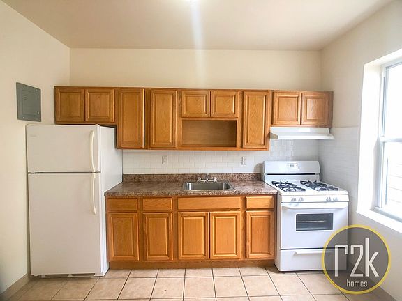 3rd image of 4721 44th St #3F