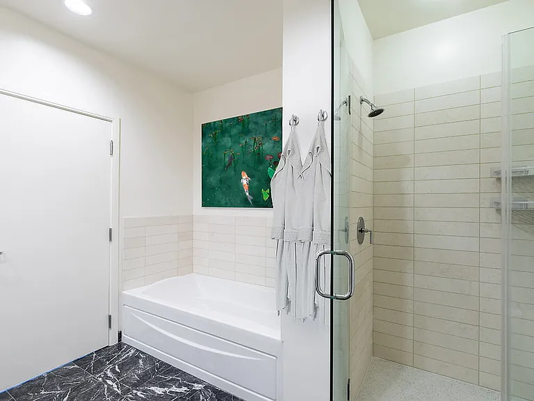 360 Residences — Photo 42