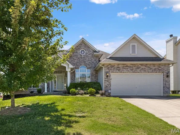 1968 Timberwood Crossing Dr, Florissant, MO 63031