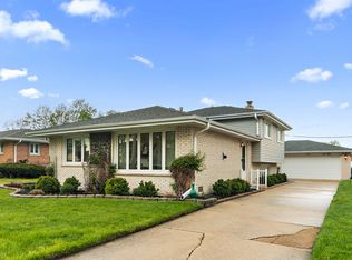 6612 W 92nd St, Oak Lawn, IL 60453