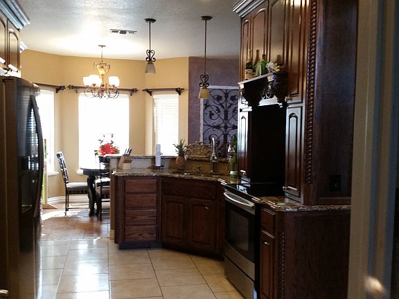 3rd image of 5729 N Cypress Ave