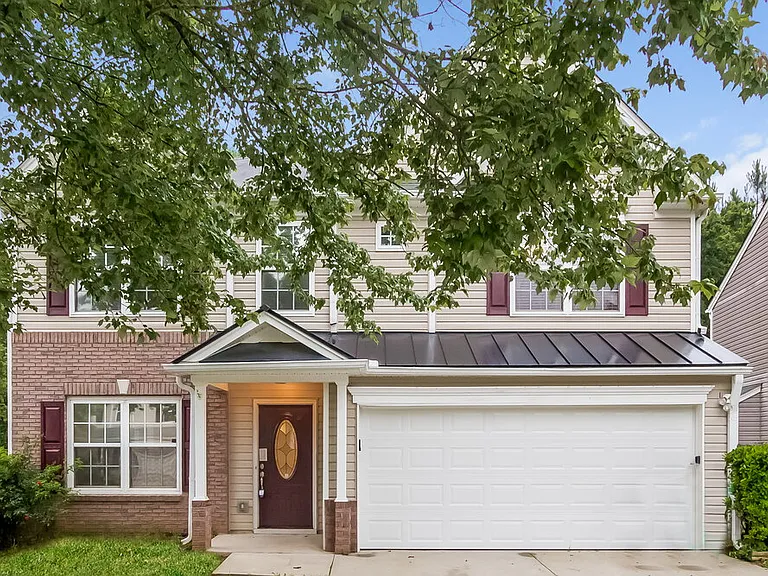 340 Meadows Ln — Photo 1