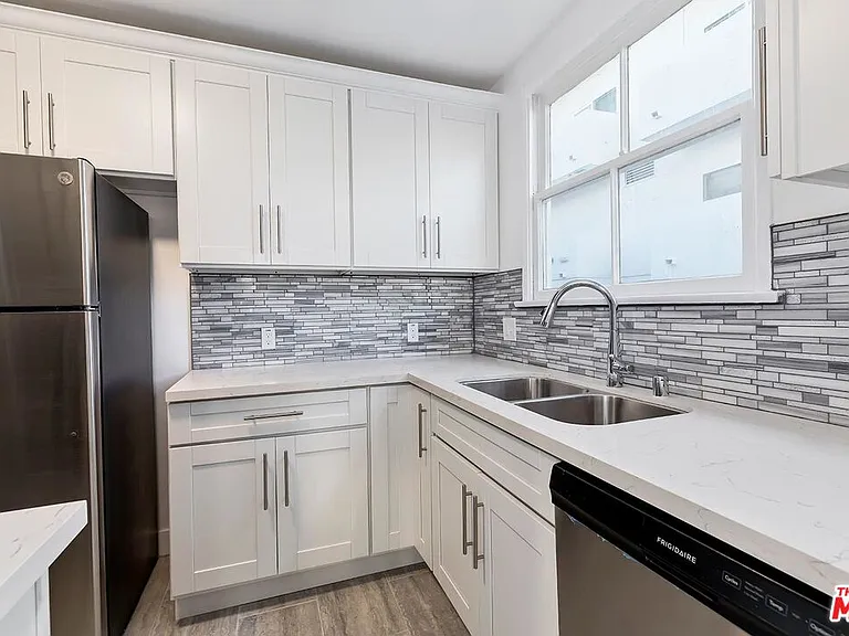 5022 Clinton St #C — Photo 6