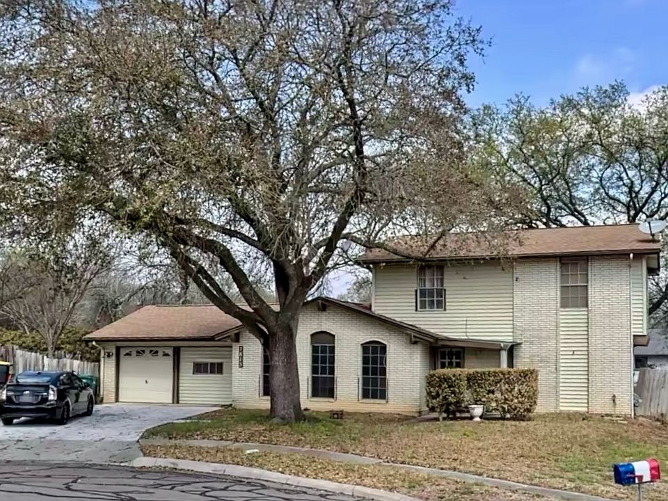 1st image of 7813 Grass Hollow St
