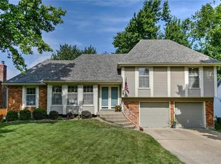 7822 Westgate Dr, Lenexa, KS 66216