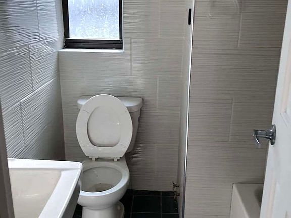 3rd image of 118 Eldridge St #16