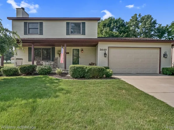 3649 Loon Lake Rd, Wixom, MI 48393