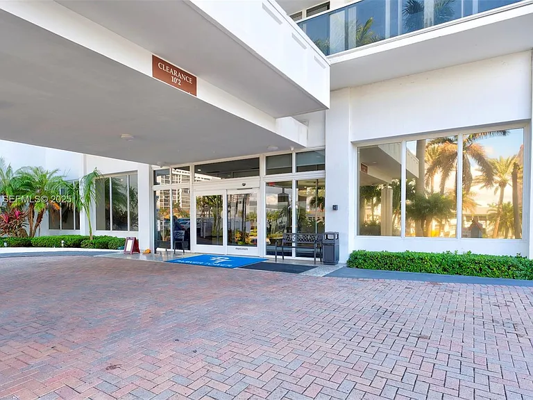 3140 S Ocean Dr #511 — Photo 40