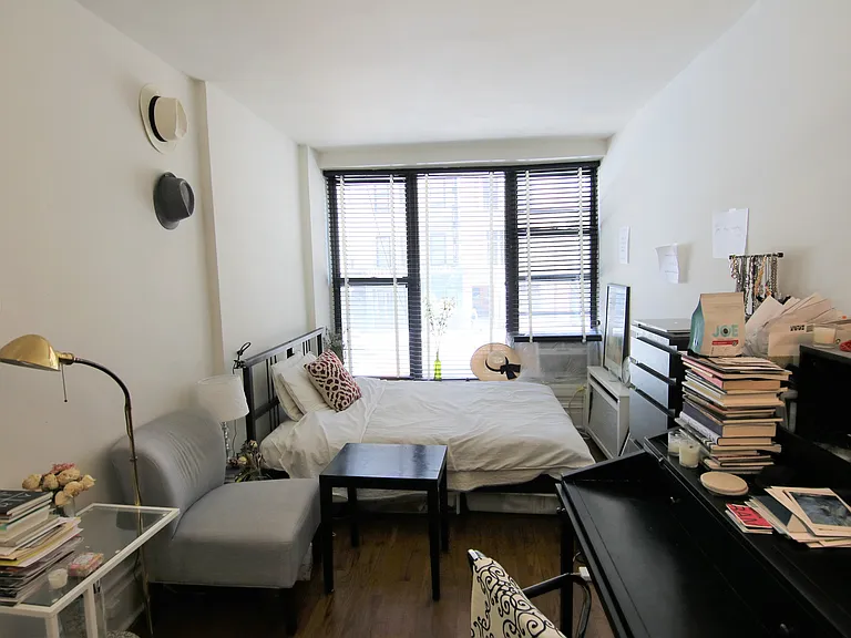 224 W 72nd St #1A — Photo 3