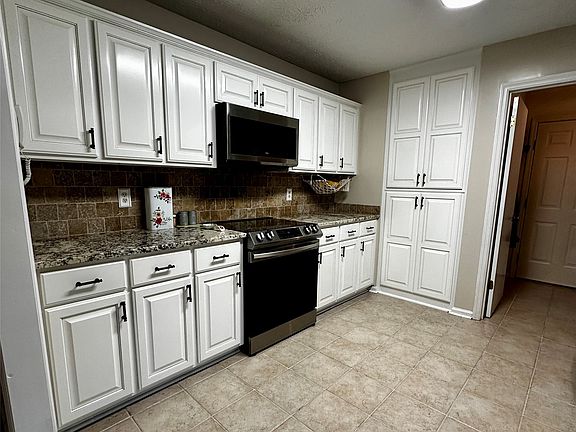 4th image of 2185 Ceasarville Rd