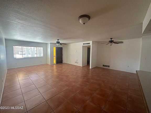 3rd image of 3100 W Wildwood Dr